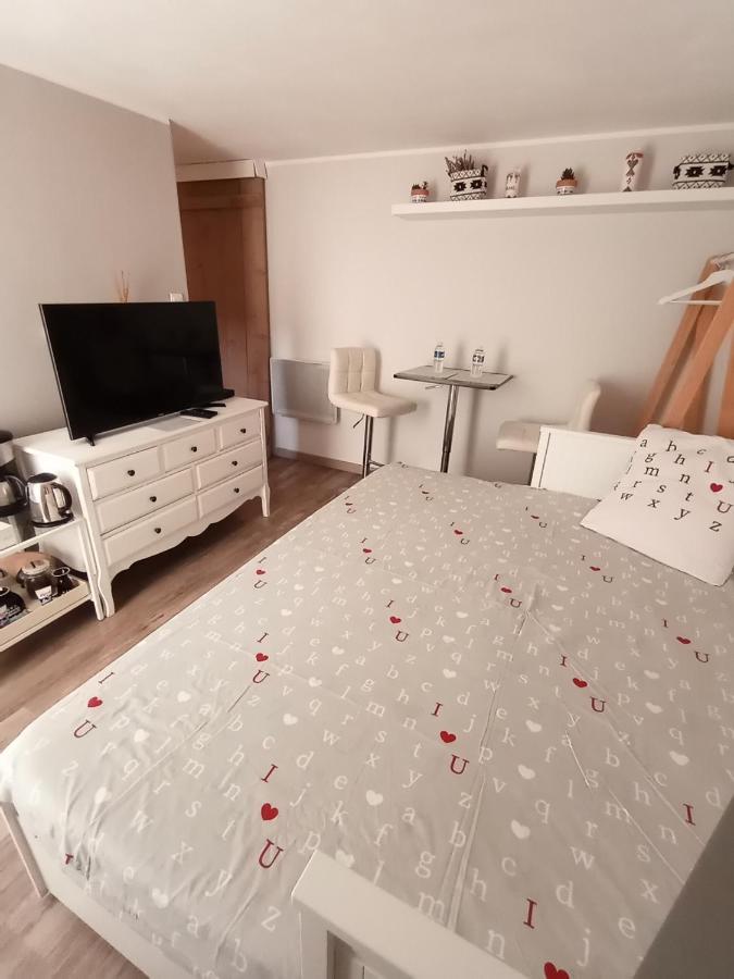 Au Coeur Du Luberon Hotel Cavaillon Buitenkant foto